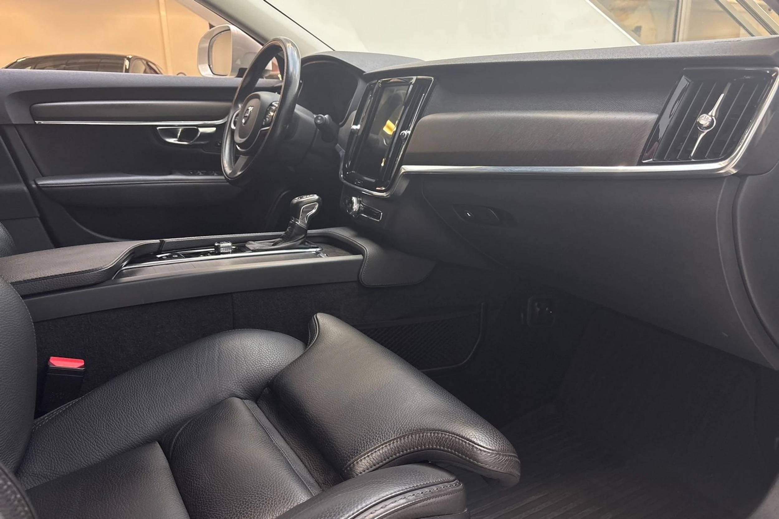 ruskea (beige) Volvo V90 Cross Country 2019 kuva 27.