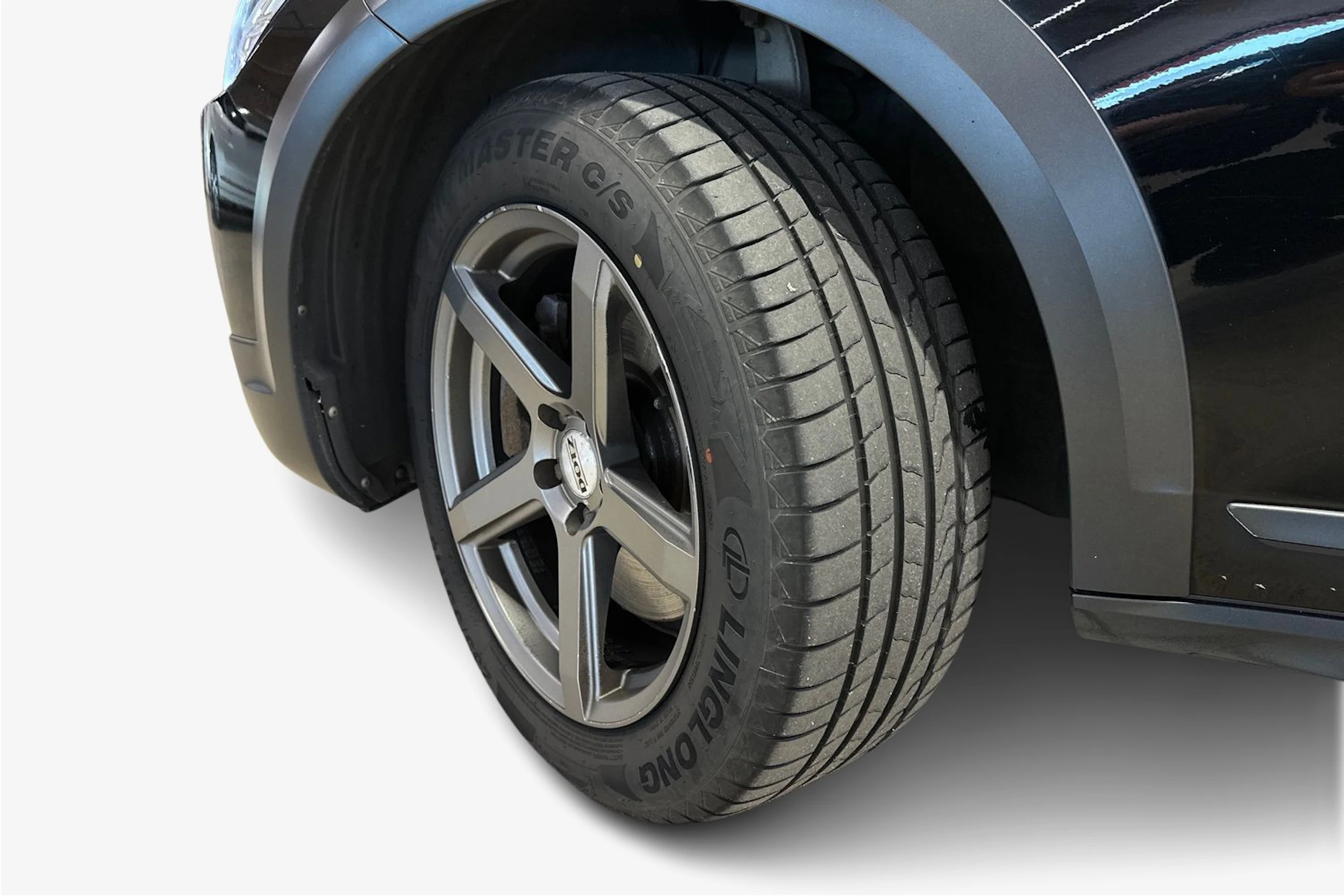 Musta Volvo V90 Cross Country 2019 kuva 9.