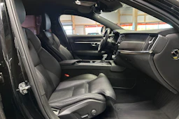 Musta Volvo V90 Cross Country 2019 kuva 10.