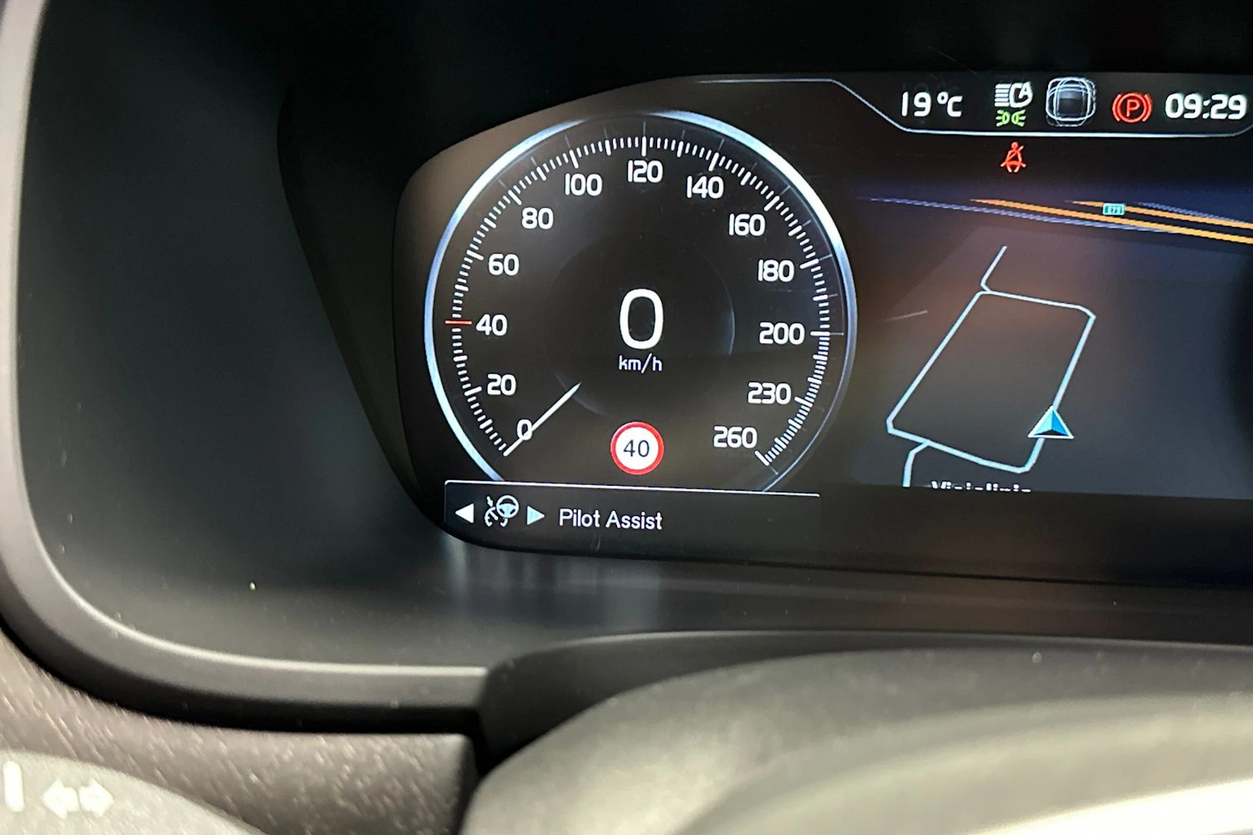 Musta Volvo V90 Cross Country 2019 kuva 20.