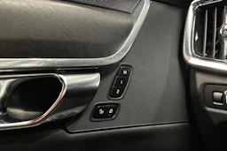 Musta Volvo V90 Cross Country 2019 kuva 21.