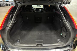 Musta Volvo V90 Cross Country 2019 kuva 23.