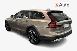 harmaa Volvo V90 Cross Country 2021 kuva 2.