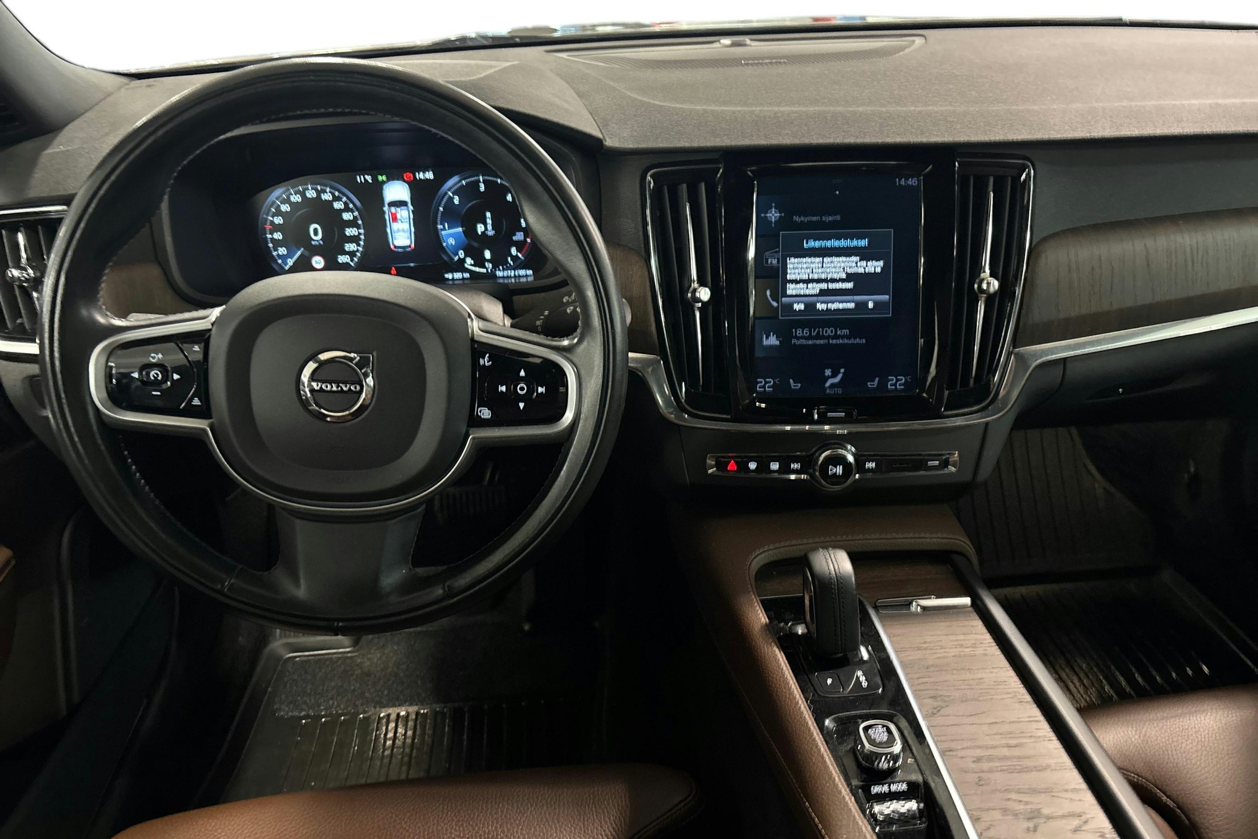 harmaa Volvo V90 Cross Country 2021 kuva 9.