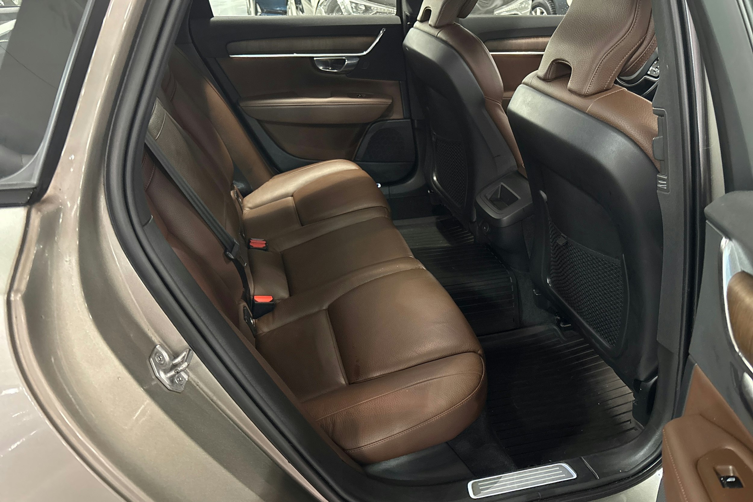 harmaa Volvo V90 Cross Country 2021 kuva 16.