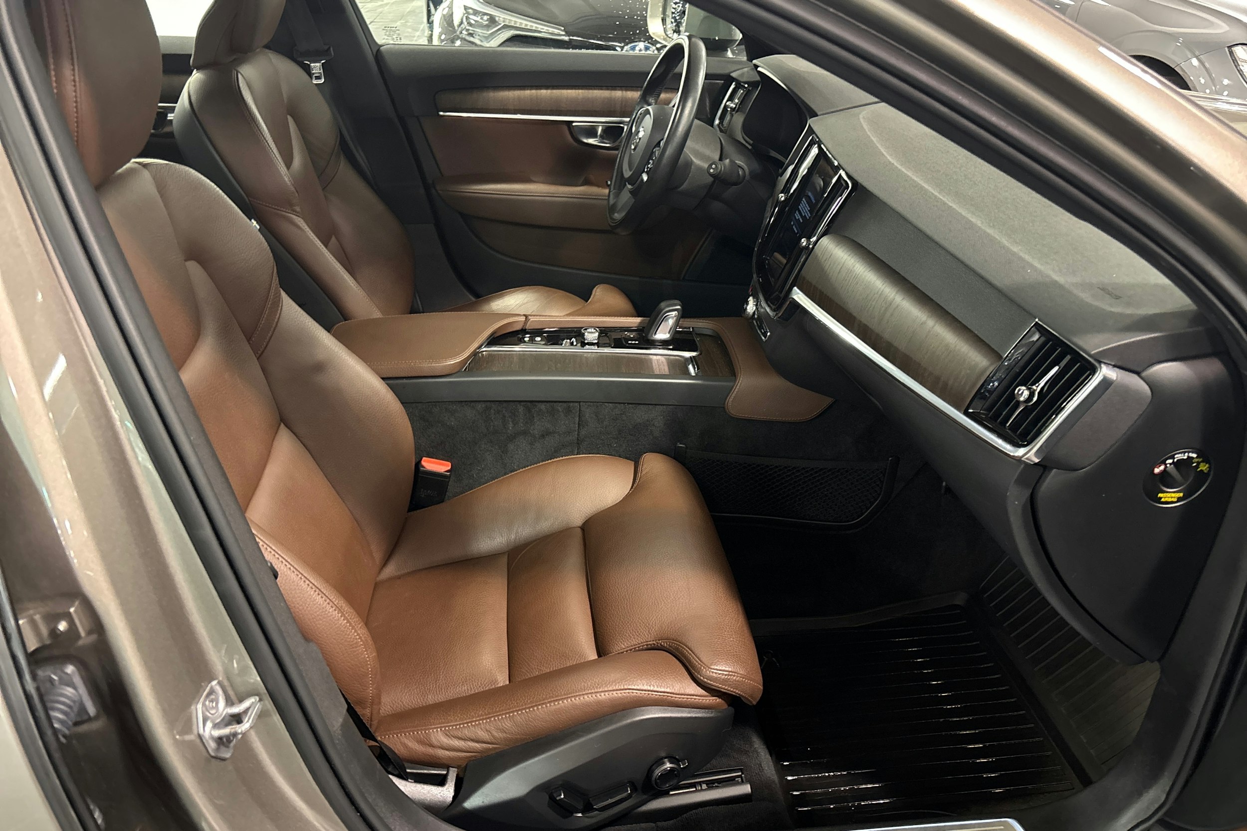 harmaa Volvo V90 Cross Country 2021 kuva 17.