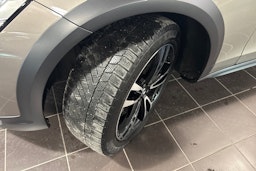 harmaa Volvo V90 Cross Country 2021 kuva 18.