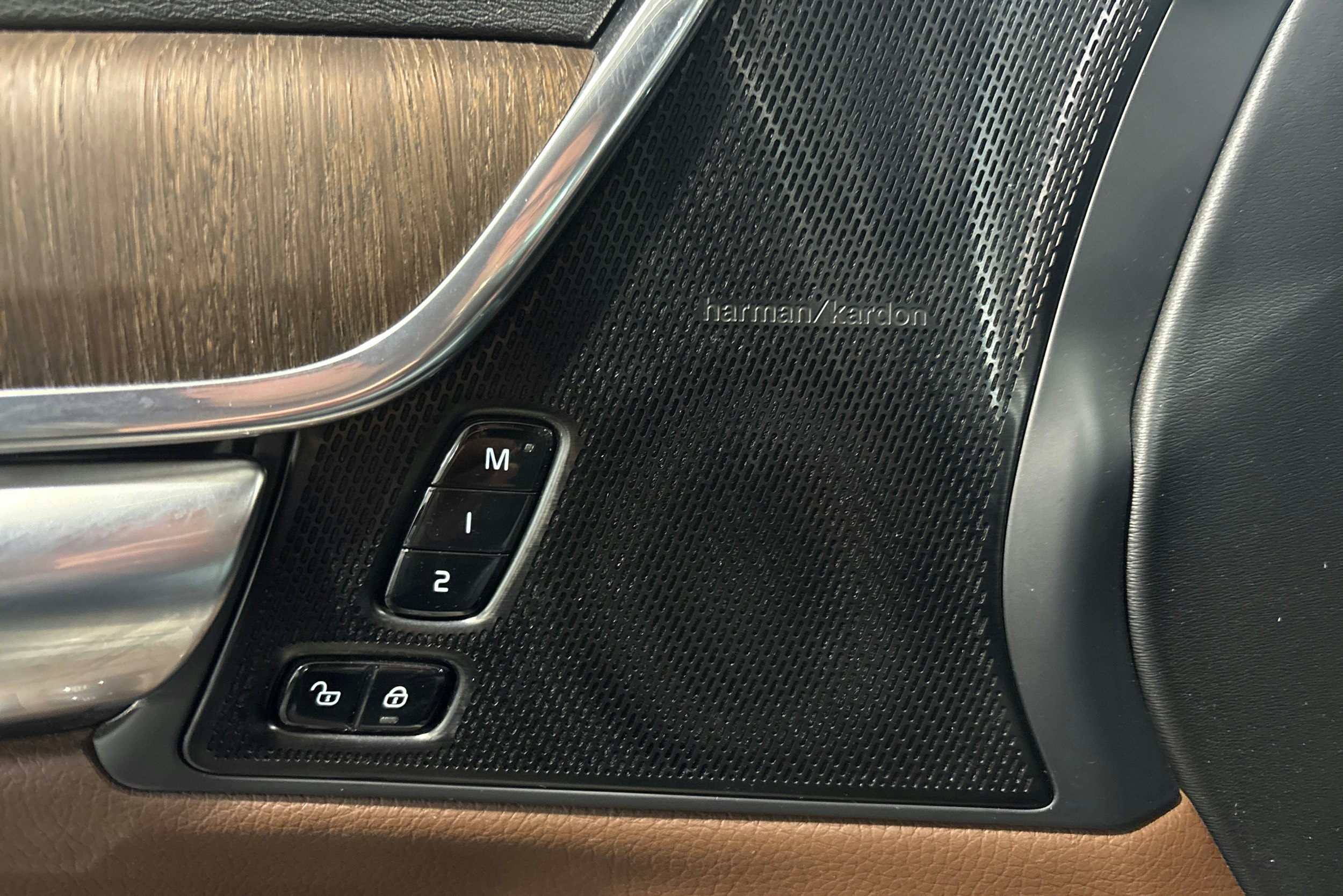 harmaa Volvo V90 Cross Country 2021 kuva 27.