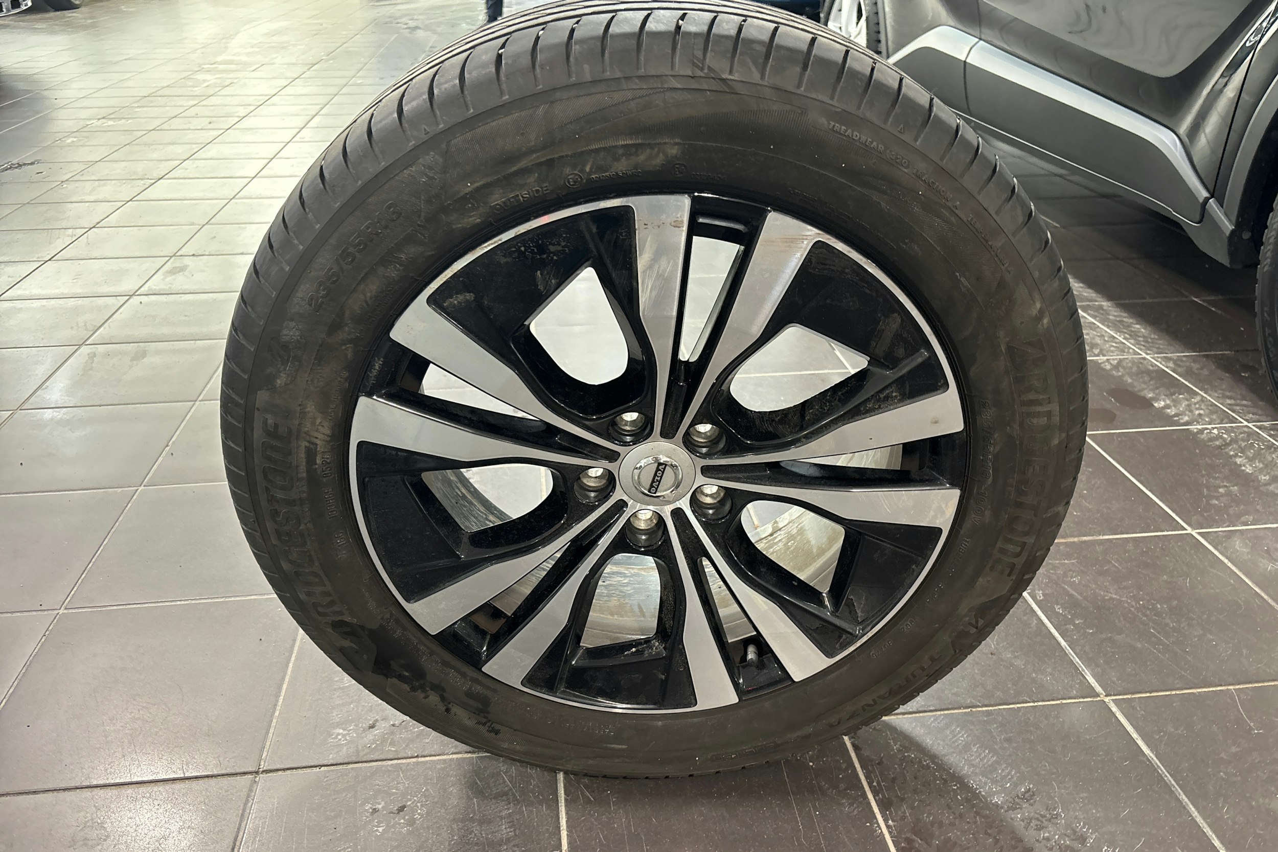 harmaa Volvo V90 Cross Country 2021 kuva 30.