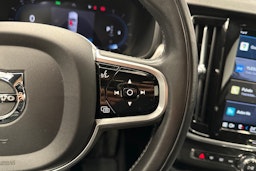 musta Volvo V90 Cross Country 2022 kuva 18.