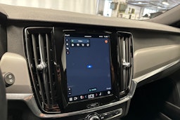 musta Volvo V90 Cross Country 2022 kuva 22.