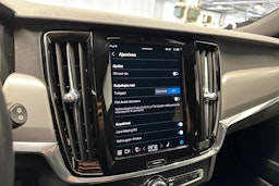 musta Volvo V90 Cross Country 2022 kuva 24.
