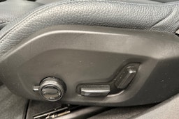 musta Volvo V90 Cross Country 2022 kuva 27.