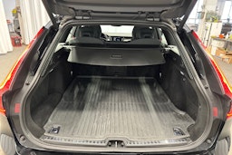 musta Volvo V90 Cross Country 2022 kuva 29.