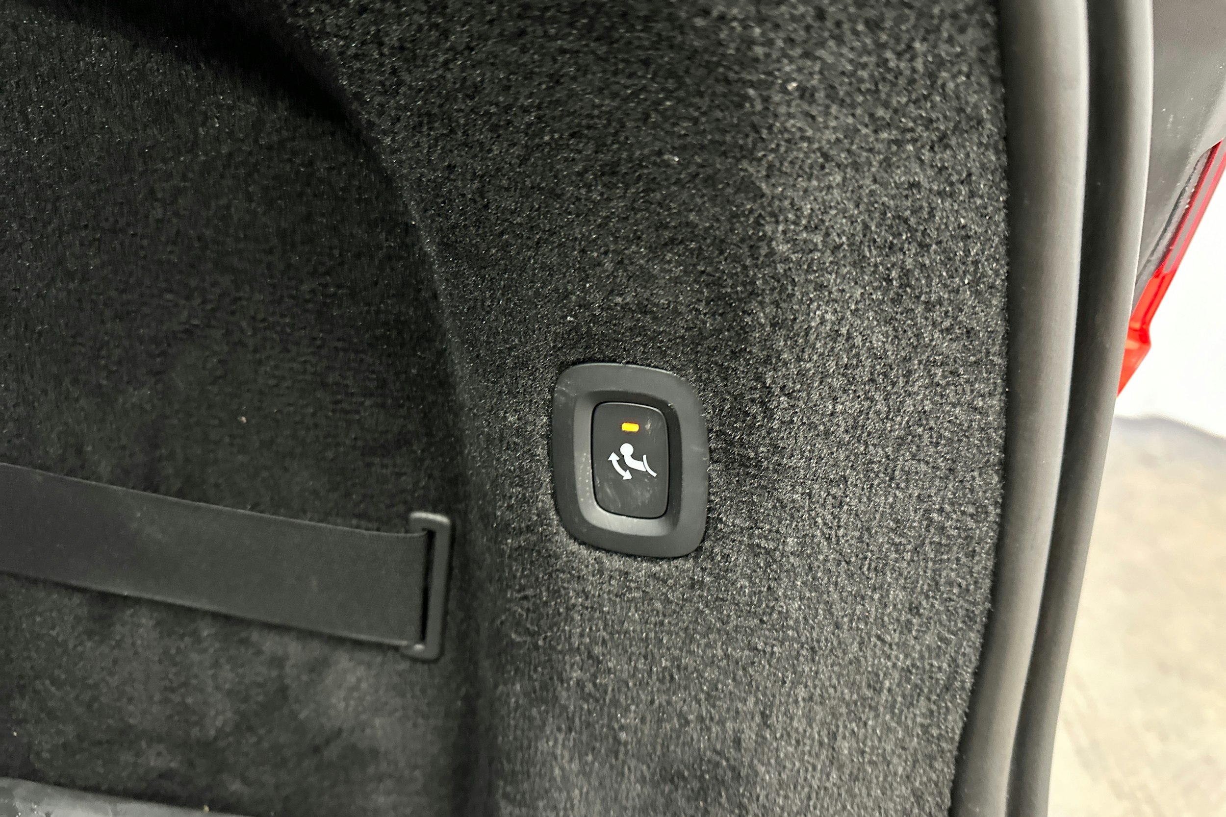 musta Volvo V90 Cross Country 2022 kuva 31.