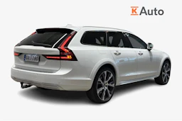 valkoinen Volvo V90 Cross Country 2022 kuva 2.