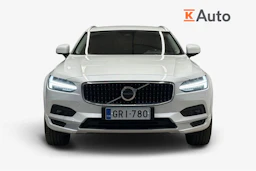 valkoinen Volvo V90 Cross Country 2022 kuva 4.
