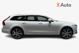 valkoinen Volvo V90 Cross Country 2022 kuva 5.