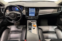 valkoinen Volvo V90 Cross Country 2022 kuva 7.