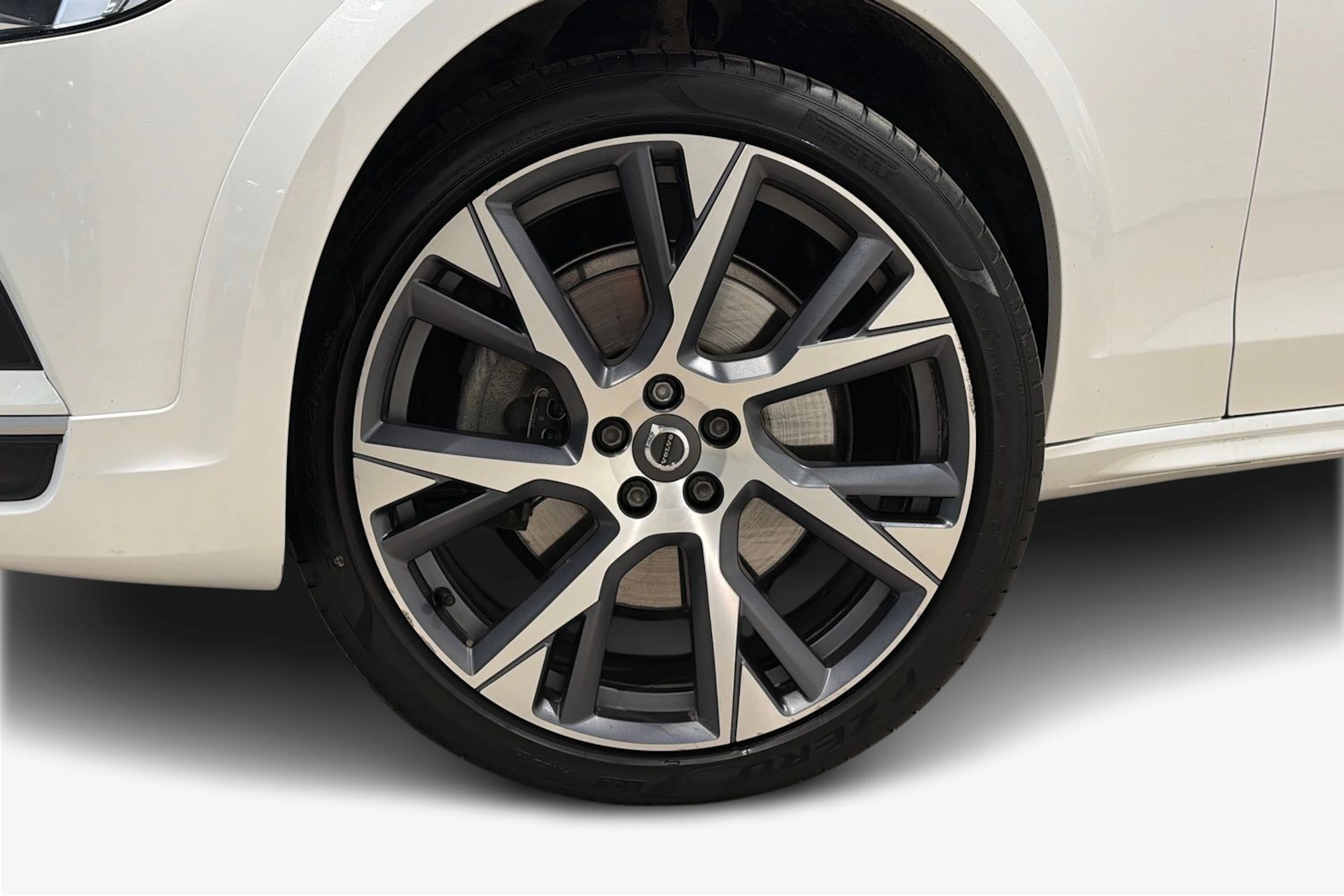 valkoinen Volvo V90 Cross Country 2022 kuva 9.