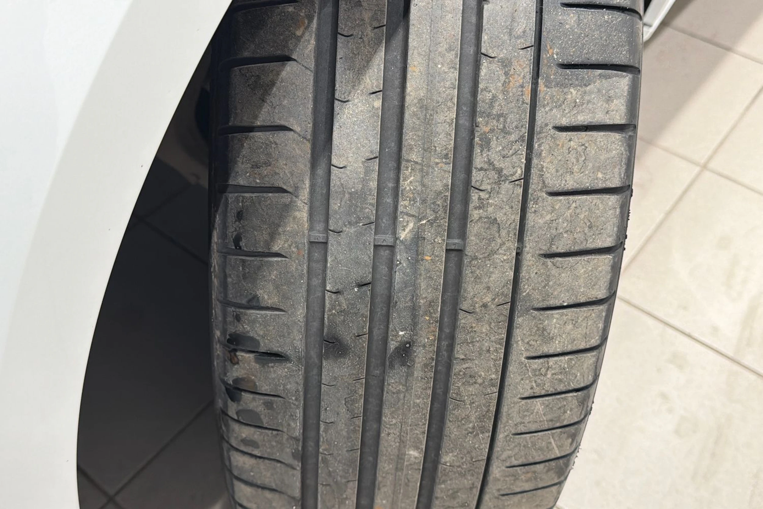 valkoinen Volvo V90 Cross Country 2022 kuva 10.