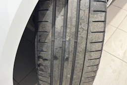 valkoinen Volvo V90 Cross Country 2022 kuva 10.