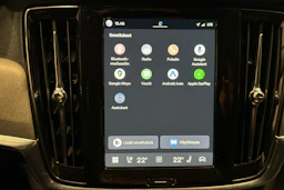 valkoinen Volvo V90 Cross Country 2022 kuva 17.