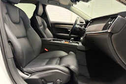 valkoinen Volvo V90 Cross Country 2022 kuva 25.