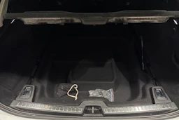 valkoinen Volvo V90 Cross Country 2022 kuva 31.