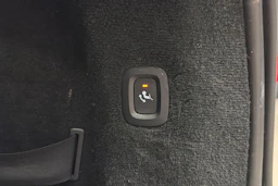 valkoinen Volvo V90 Cross Country 2022 kuva 32.