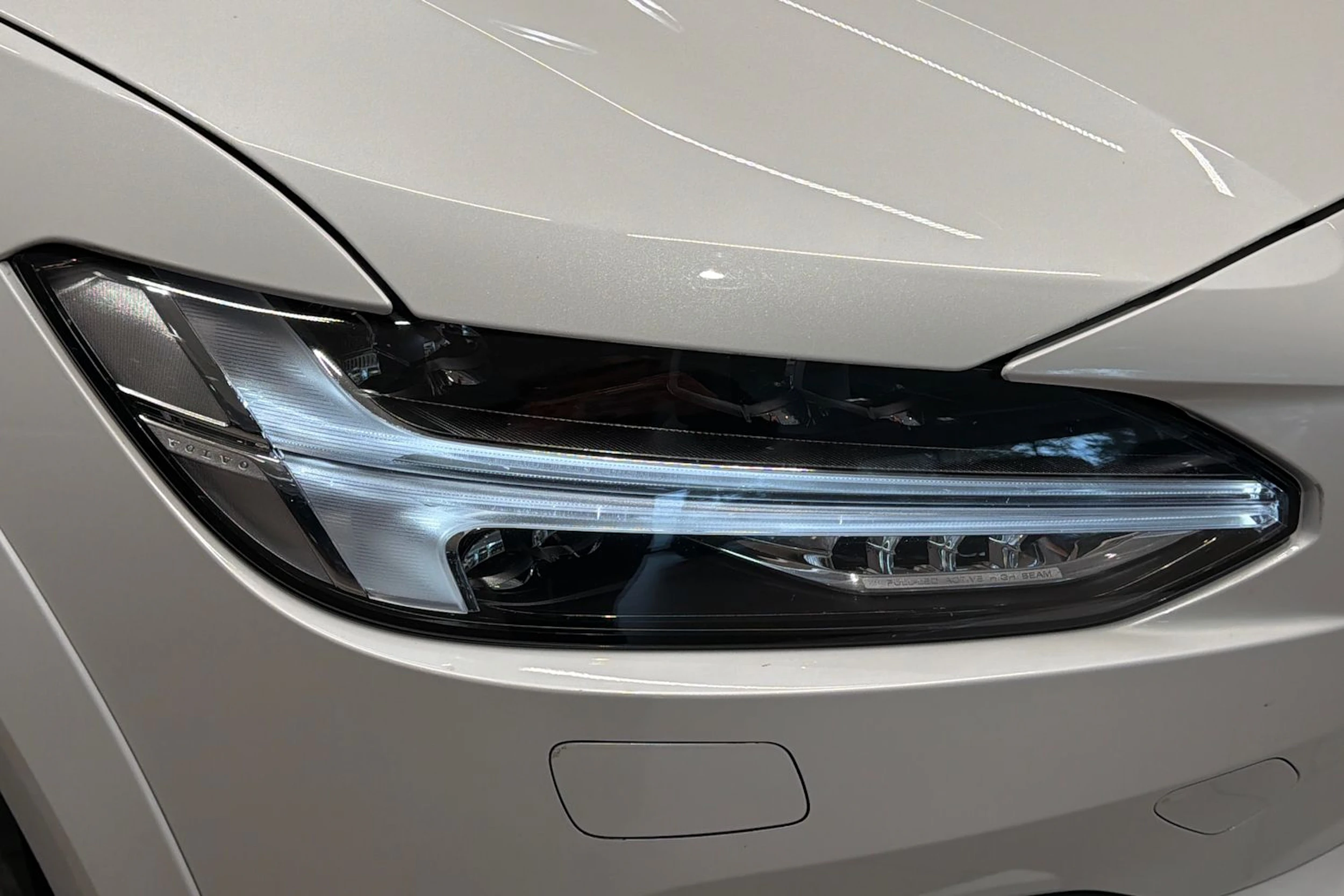 valkoinen Volvo V90 Cross Country 2022 kuva 33.
