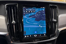 valkoinen Volvo V90 Cross Country 2022 kuva 8.