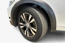 valkoinen Volvo V90 Cross Country 2022 kuva 12.