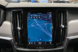 valkoinen Volvo V90 Cross Country 2022 kuva 18.