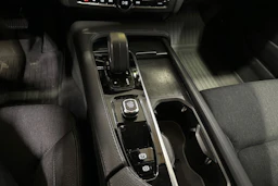valkoinen Volvo V90 Cross Country 2022 kuva 21.