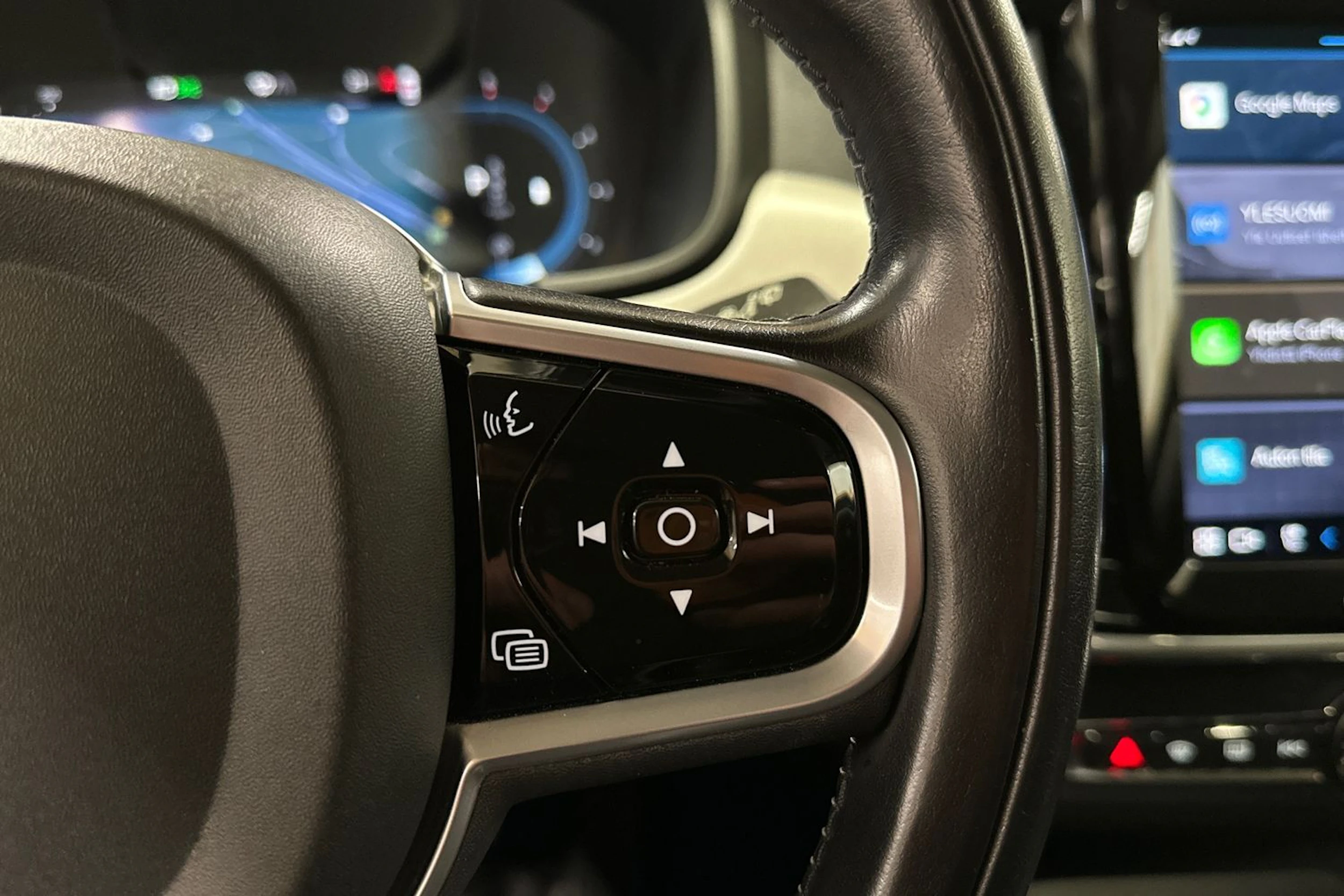 valkoinen Volvo V90 Cross Country 2022 kuva 25.
