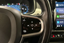 valkoinen Volvo V90 Cross Country 2022 kuva 25.