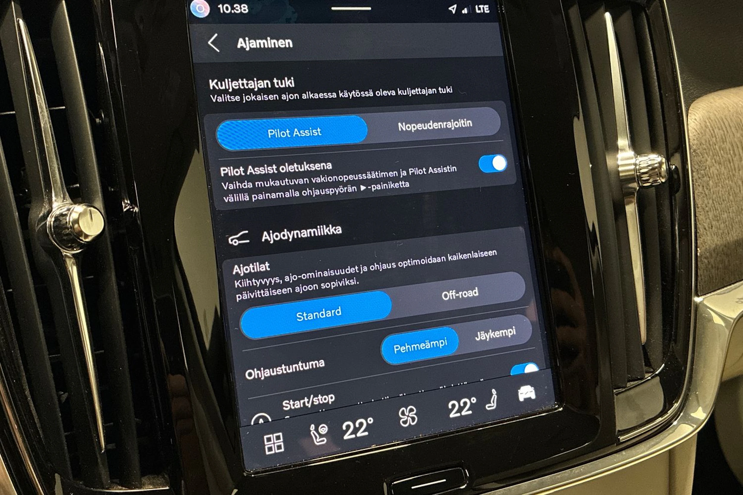sininen Volvo V90 Cross Country 2023 kuva 25.