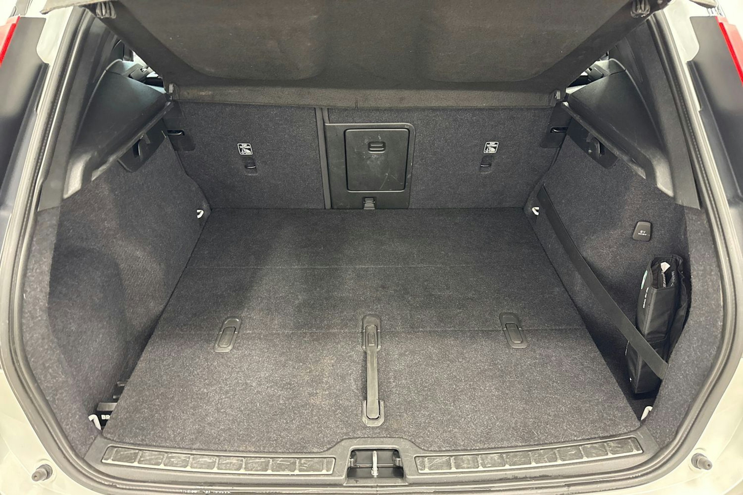 valkoinen Volvo XC40 2018 kuva 15.