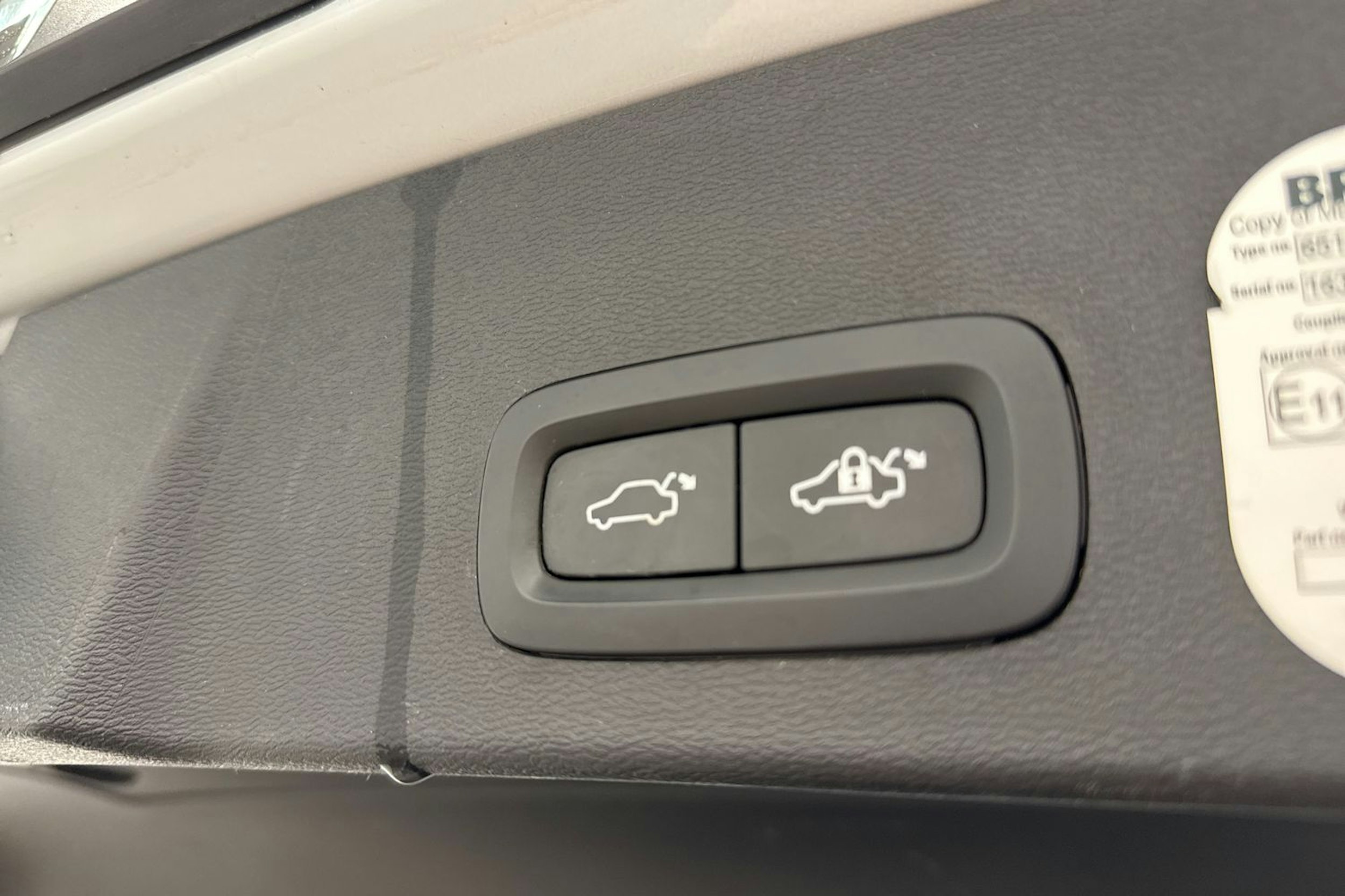 valkoinen Volvo XC40 2018 kuva 16.