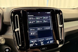 valkoinen Volvo XC40 2018 kuva 24.