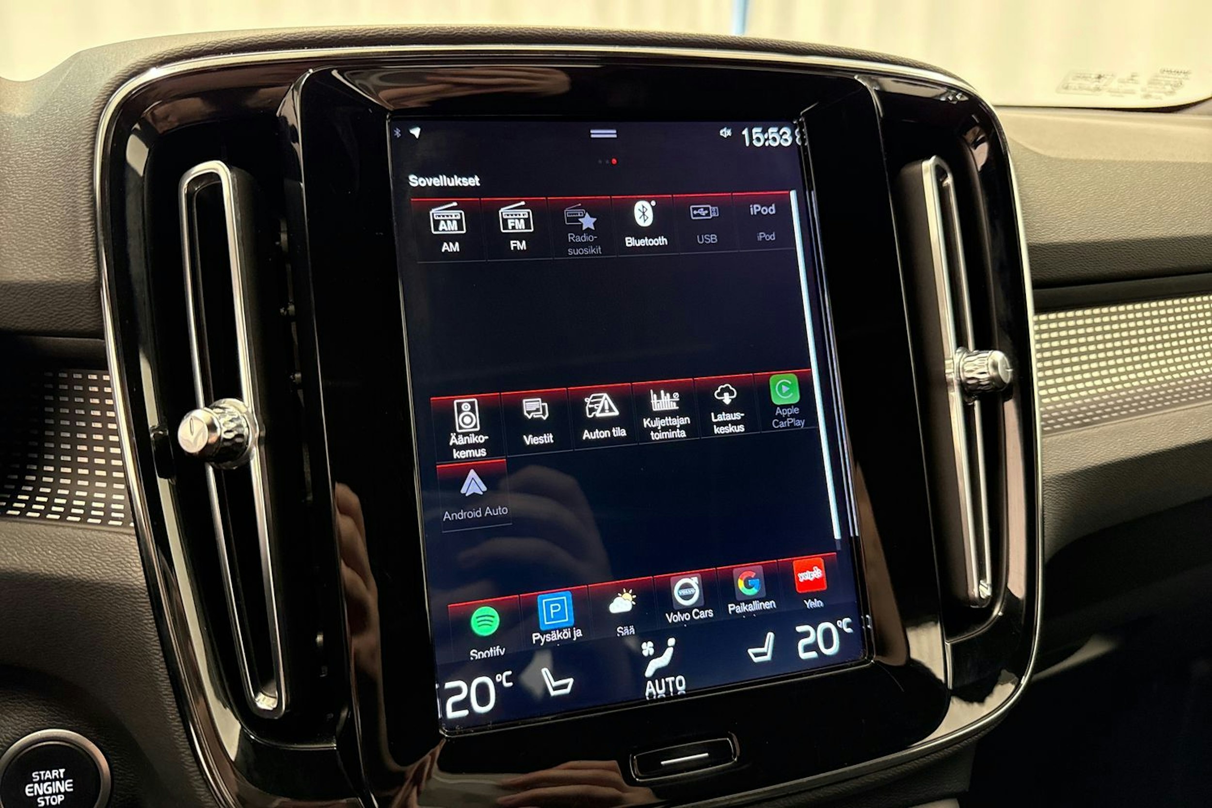 valkoinen Volvo XC40 2018 kuva 26.