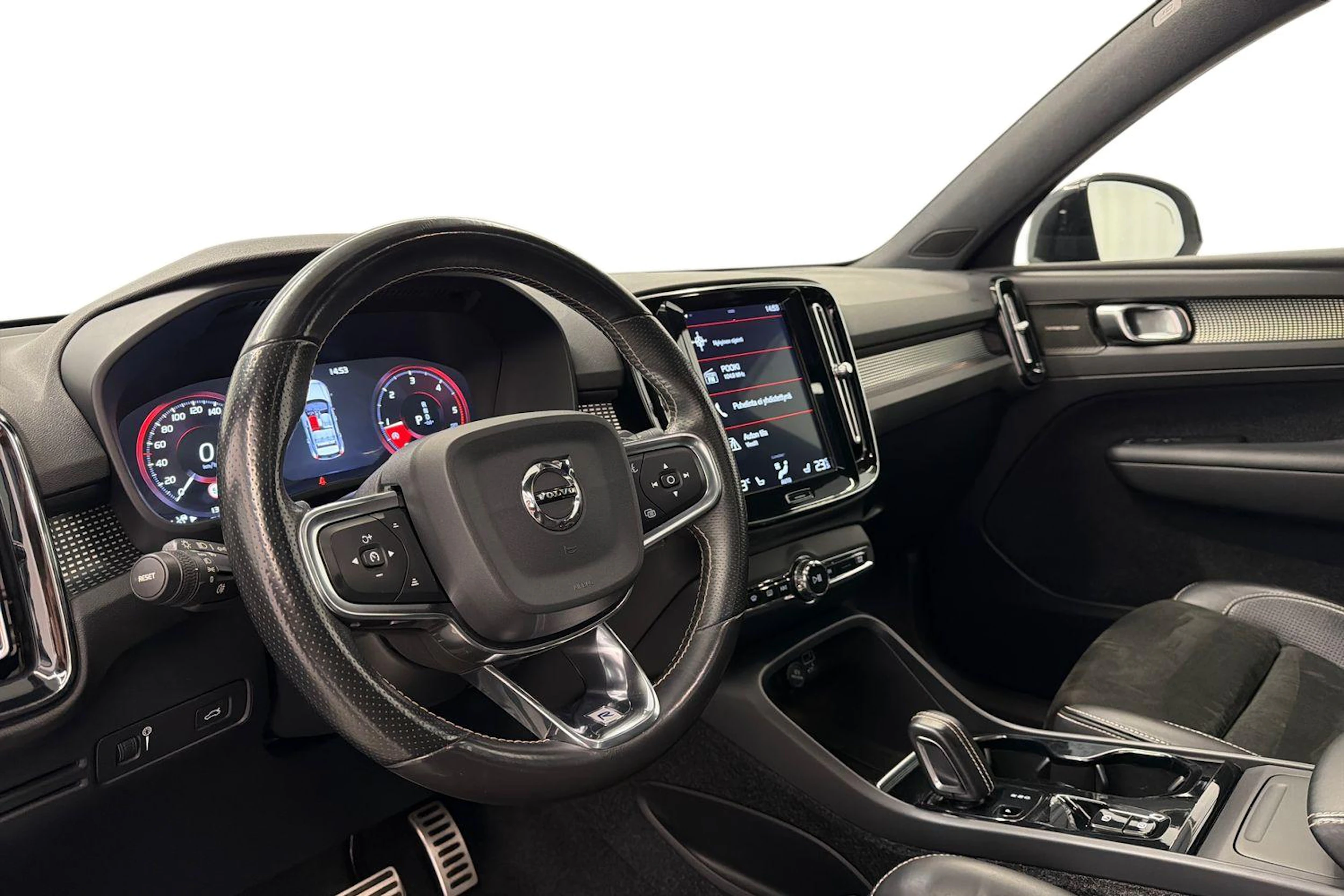 valkoinen Volvo XC40 2018 kuva 6.