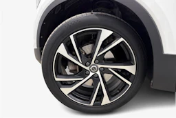 valkoinen Volvo XC40 2018 kuva 9.