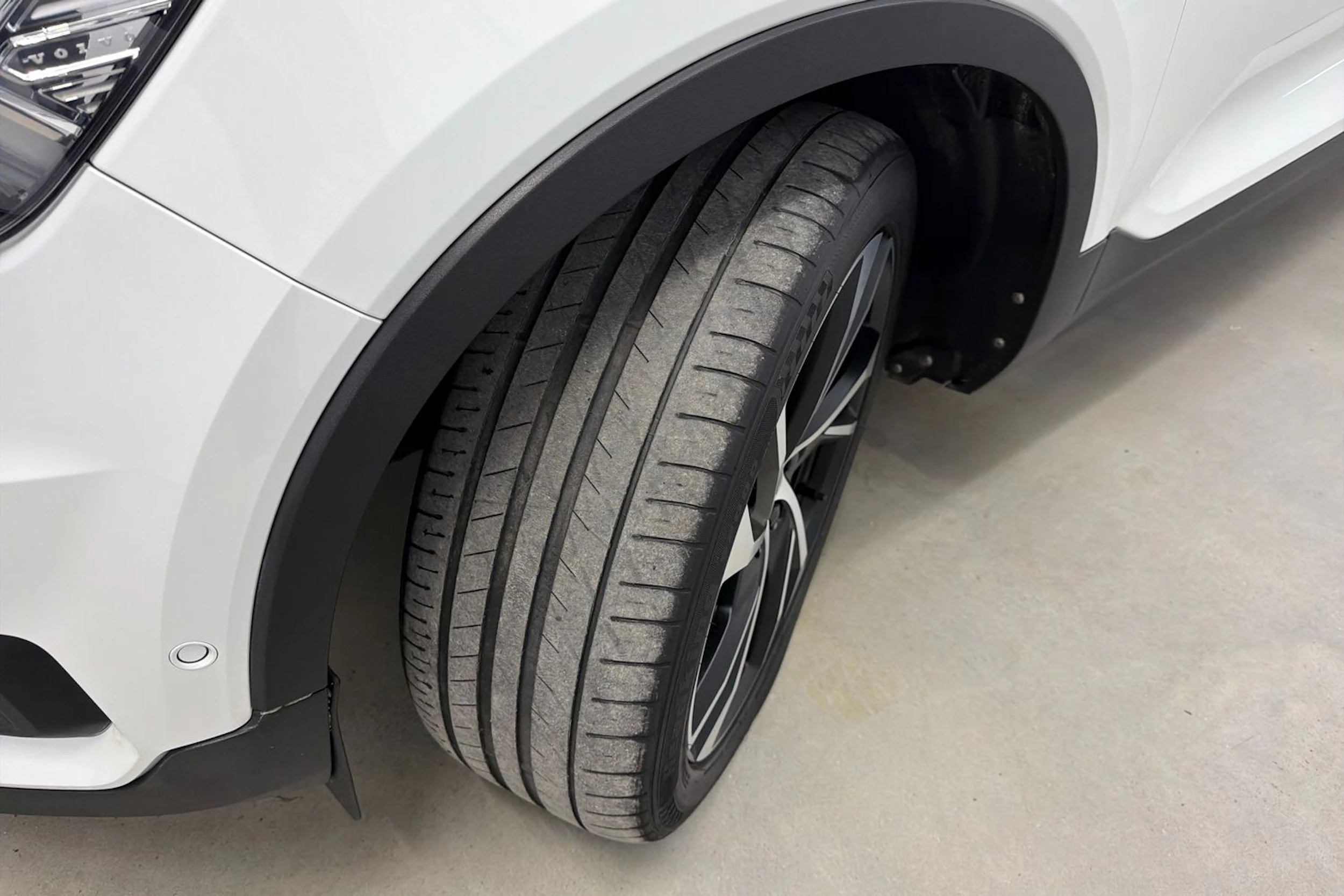 valkoinen Volvo XC40 2018 kuva 10.