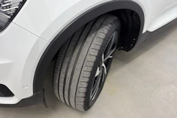 valkoinen Volvo XC40 2018 kuva 10.