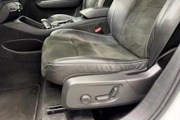 valkoinen Volvo XC40 2018 kuva 11.