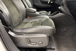valkoinen Volvo XC40 2018 kuva 14.