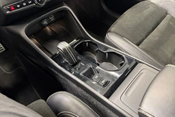 valkoinen Volvo XC40 2018 kuva 20.