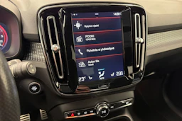 valkoinen Volvo XC40 2018 kuva 22.